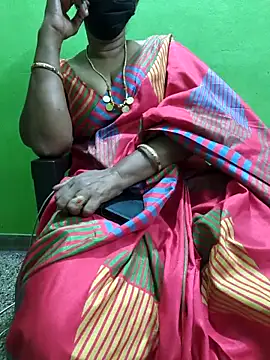 Snapshot of niiveditha chatting on February 17, 2026, 3:19 pm niiveditha online show from February 17, 2026, 3:19 pm