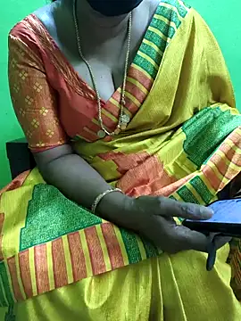 Snapshot of niiveditha chatting on February 20, 2026, 12:49 pm niiveditha online show from February 20, 2026, 12:49 pm