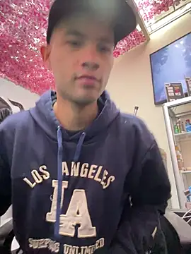 Snapshot of Twink_X chatting on February 9, 2025, 9:39 pm Twink X online show from February 9, 2025, 9:39 pm