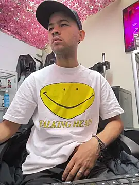 Snapshot of Twink_X chatting on February 11, 2025, 2:57 pm Twink X online show from February 11, 2025, 2:57 pm