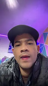 Snapshot of Twink_X chatting on February 19, 2025, 1:08 am Twink X online show from February 19, 2025, 1:08 am