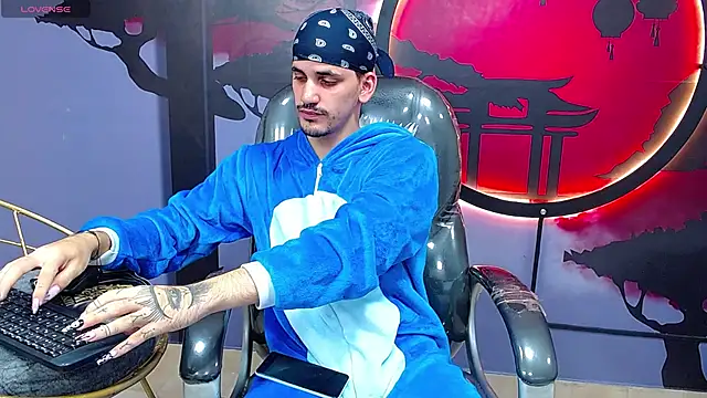 Dirty Kingg online show from October 27, 2025, 8:13 pm