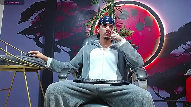 Dirty Kingg online show from November 13, 2025, 8:41 pm