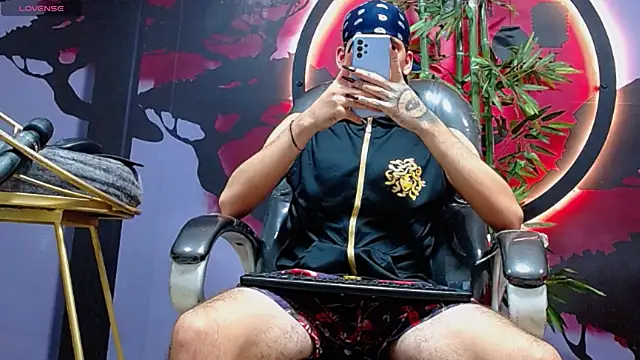 Dirty Kingg online show from November 14, 2025, 8:51 pm