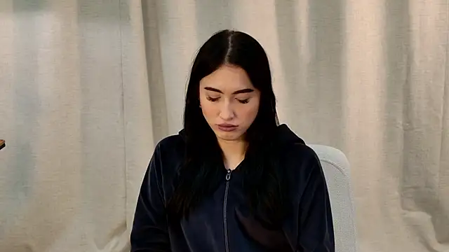 Snapshot of LynnaHandley chatting on February 7, 2025, 9:47 am LynnaHandley online show from February 7, 2025, 9:47 am