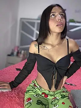 Laura-Khalifa online show from March 9, 2025, 8:29 am