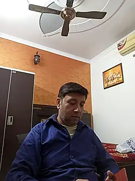 innocentboy1987 online show from November 7, 2025, 8:03 am