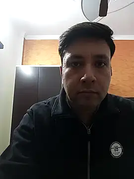 innocentboy1987 online show from November 17, 2025, 8:53 am