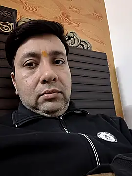 innocentboy1987 online show from February 13, 2026, 5:25 am