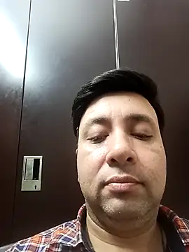 innocentboy1987 online show from February 26, 2026, 3:49 am