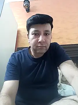 innocentboy1987 online show from May 16, 2026, 6:32 am
