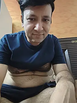 innocentboy1987 online show from July 17, 2026, 4:23 pm