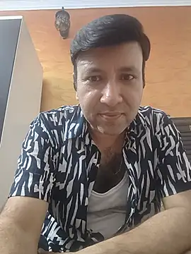 innocentboy1987 online show from July 18, 2026, 4:22 pm