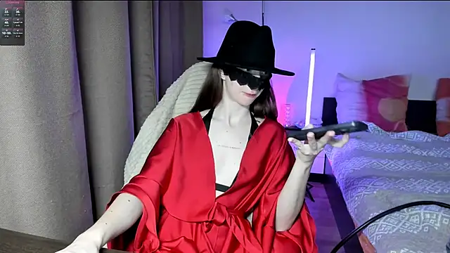 Snapshot of holyharlot chatting on March 12, 2025, 4:56 pm holyharlot online show from March 12, 2025, 4:56 pm