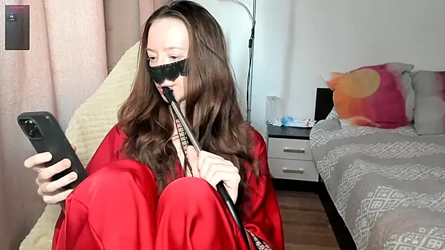 Snapshot of holyharlot chatting on March 20, 2025, 12:53 pm holyharlot online show from March 20, 2025, 12:53 pm