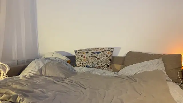 Snapshot of Sabrinaanddaniel chatting on February 21, 2025, 12:16 am Sabrinaanddaniel online show from February 21, 2025, 12:16 am