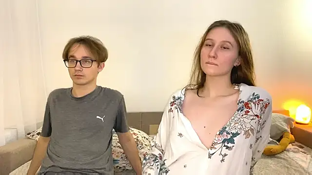 Snapshot of Sabrinaanddaniel chatting on March 18, 2025, 12:16 am Sabrinaanddaniel online show from March 18, 2025, 12:16 am