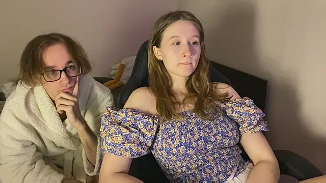 Snapshot of Sabrinaanddaniel chatting on November 10, 2025, 10:53 pm Sabrinaanddaniel online show from November 10, 2025, 10:53 pm