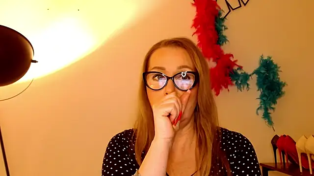 Snapshot of leaxSTAR chatting on February 20, 2025, 2:46 pm leaxSTAR online show from February 20, 2025, 2:46 pm