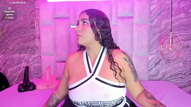 Snapshot of MelissaBloomm chatting on November 6, 2025, 2:40 pm MelissaBloomm online show from November 6, 2025, 2:40 pm