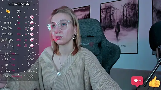 Snapshot of PhilippaAdamas chatting on February 20, 2025, 8:50 am PhilippaAdamas online show from February 20, 2025, 8:50 am