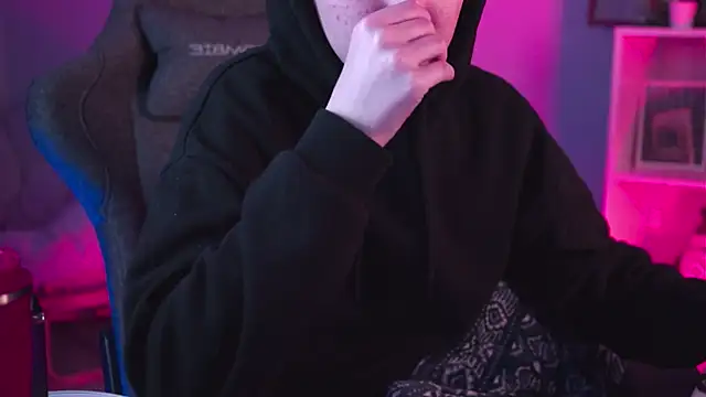 Snapshot of PhilippaAdamas chatting on February 27, 2025, 2:32 am PhilippaAdamas online show from February 27, 2025, 2:32 am