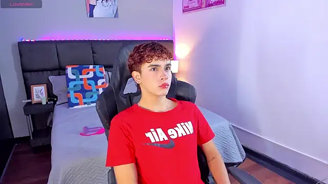 Aiiden 15 online show from December 17, 2025, 12:33 pm