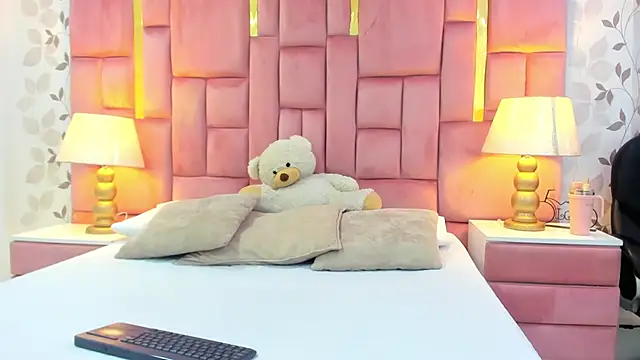 ArianaFranco online show from April 23, 2026, 1:13 pm