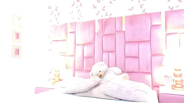 Snapshot of ArianaFranco chatting on June 2, 2026, 1:46 pm ArianaFranco online show from June 2, 2026, 1:46 pm