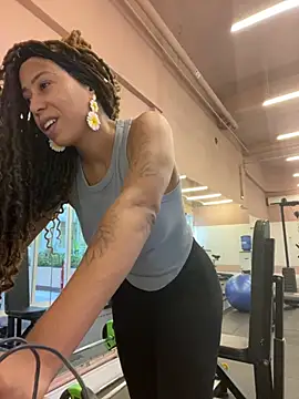 dianagolley420 online show from February 13, 2025, 2:42 pm