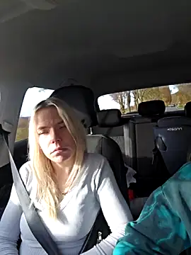 Snapshot of ademandjulia chatting on November 13, 2025, 11:20 am ademandjulia online show from November 13, 2025, 11:20 am