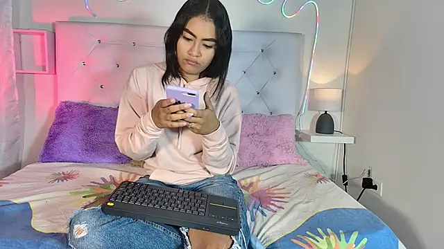 ariana smiith online show from March 1, 2025, 1:18 pm