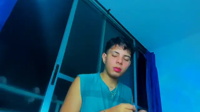 Snapshot of Alessandro_1610 chatting on November 5, 2025, 5:07 am Alessandro 1610 online show from November 5, 2025, 5:07 am