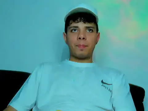 Snapshot of Alessandro_1610 chatting on February 17, 2026, 6:32 am Alessandro 1610 online show from February 17, 2026, 6:32 am