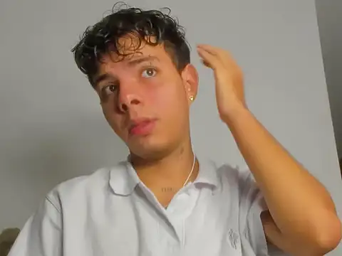 Snapshot of Alessandro_1610 chatting on March 1, 2026, 6:15 am Alessandro 1610 online show from March 1, 2026, 6:15 am