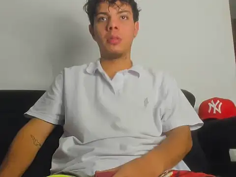 Snapshot of Alessandro_1610 chatting on March 3, 2026, 7:25 am Alessandro 1610 online show from March 3, 2026, 7:25 am