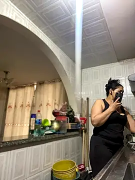 Carola-Ross online show from September 25, 2025, 5:38 pm