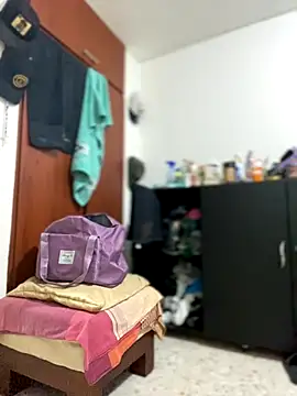 Carola-Ross online show from November 14, 2025, 5:33 pm