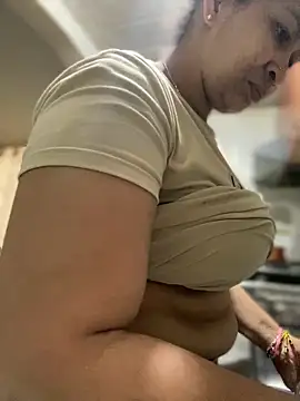 Carola-Ross online show from March 19, 2026, 5:17 pm