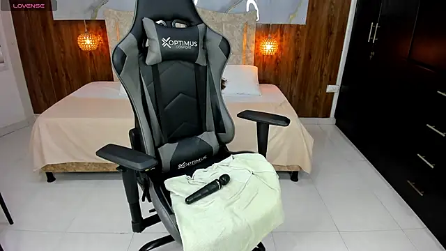 Holly 22 online show from February 22, 2025, 6:19 pm