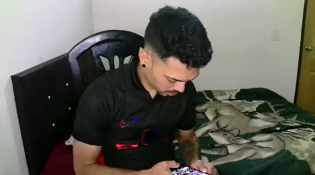 Snapshot of chocolatino16 chatting on March 6, 2025, 4:52 am chocolatino16 online show from March 6, 2025, 4:52 am