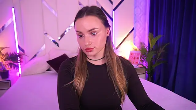 LindsieGreyy online show from November 25, 2025, 9:31 am