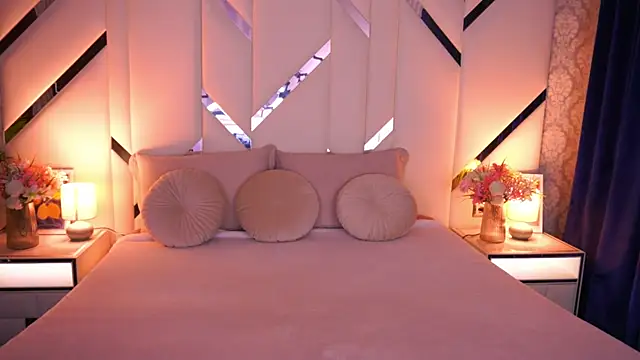 LindsieGreyy online show from April 1, 2026, 6:58 am