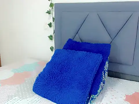 dominic 00 online show from October 3, 2025, 7:55 pm