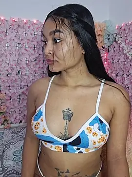 Snapshot of Lynda_Bonnie chatting on February 3, 2026, 3:06 pm Lynda Bonnie online show from February 3, 2026, 3:06 pm