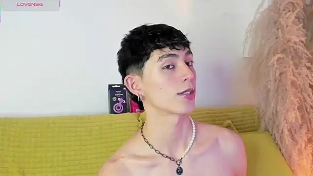 MaikyCooper online show from October 2, 2025, 8:49 pm