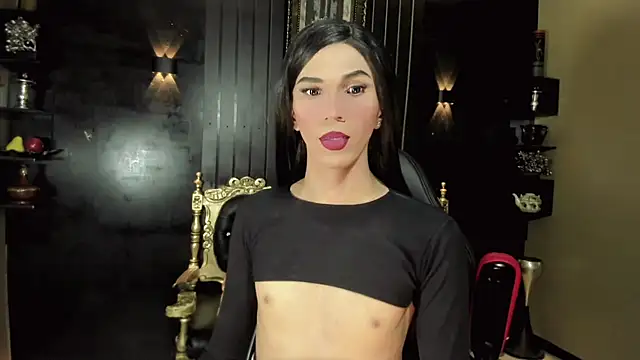 Snapshot of emelly_horny_ chatting on February 21, 2025, 11:33 am emelly horny online show from February 21, 2025, 11:33 am