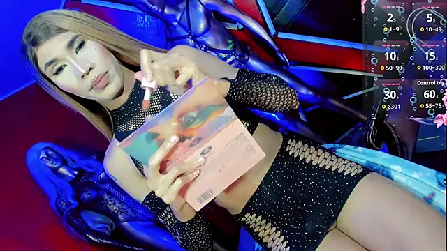 Snapshot of emelly_horny_ chatting on November 11, 2025, 7:14 pm emelly horny online show from November 11, 2025, 7:14 pm