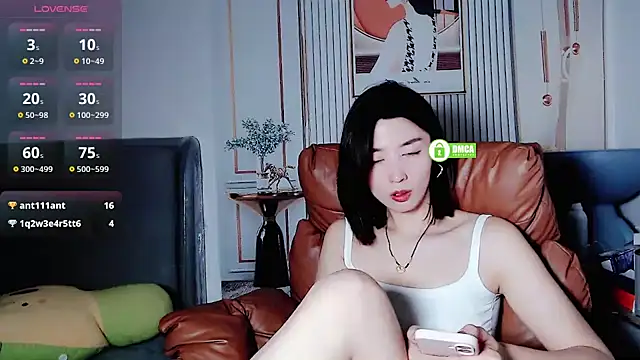 Snapshot of Tangtang-baby chatting on March 13, 2025, 1:40 pm Tangtang-baby online show from March 13, 2025, 1:40 pm