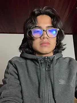 shadowsofgarden online show from February 19, 2025, 4:01 am